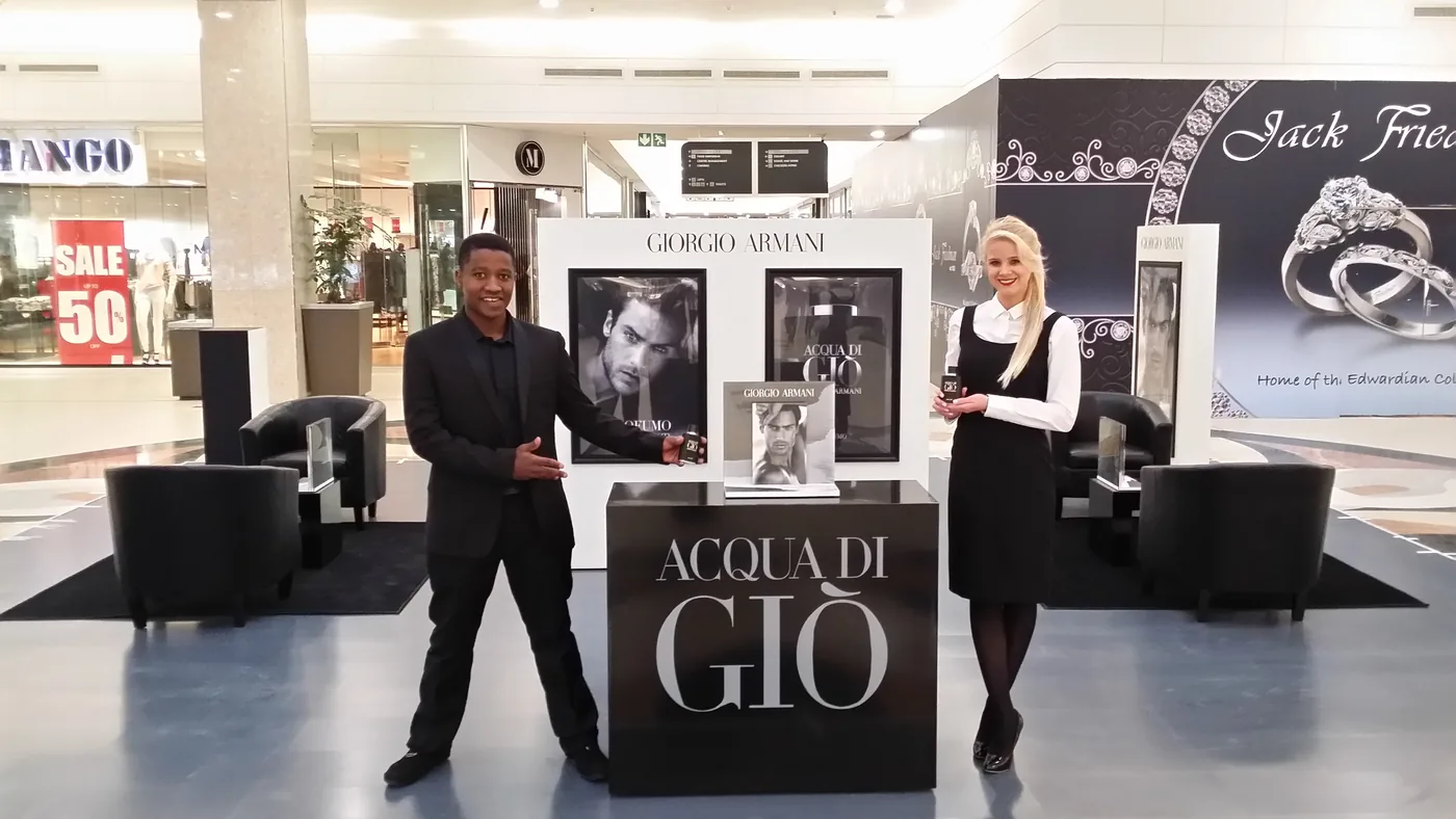 Acqua di Gio centre court with brand consultants