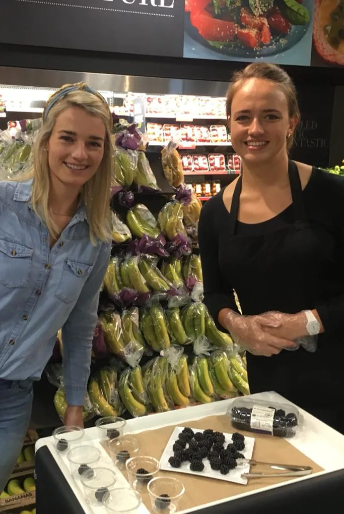Fruit tasting station with promoter
